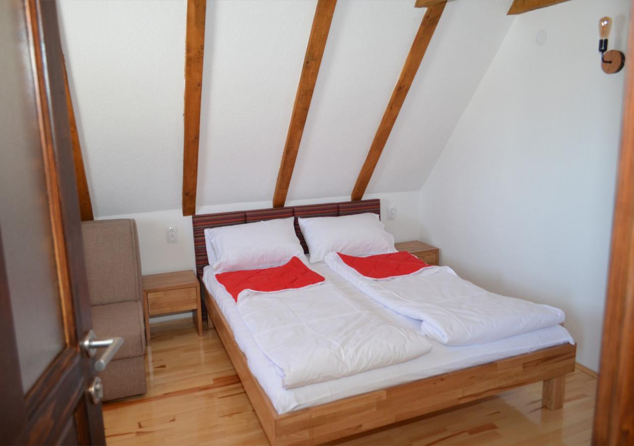 Sokolac  Konoba Ognjiste Bed & Breakfast エクステリア 写真