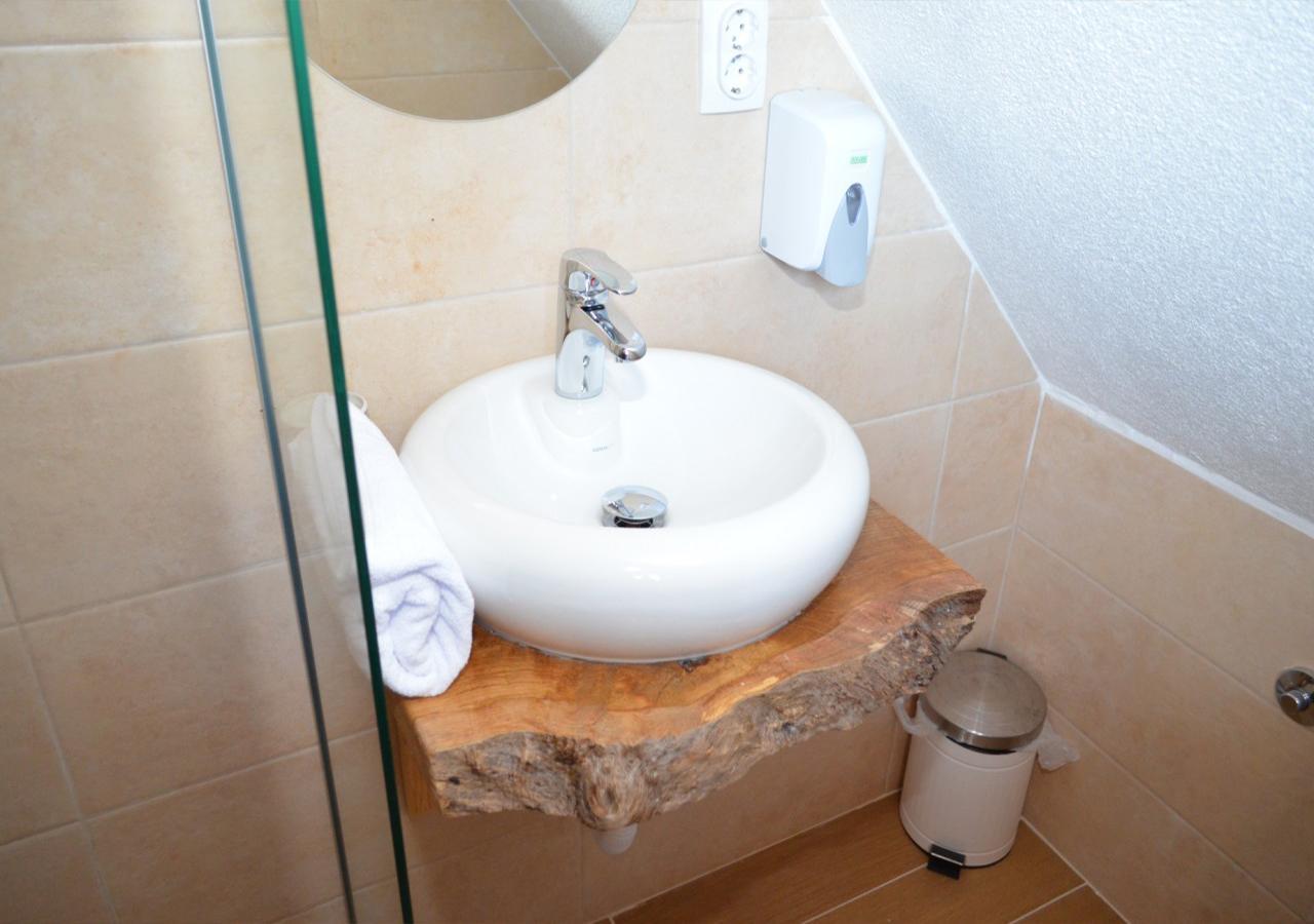 Sokolac  Konoba Ognjiste Bed & Breakfast エクステリア 写真
