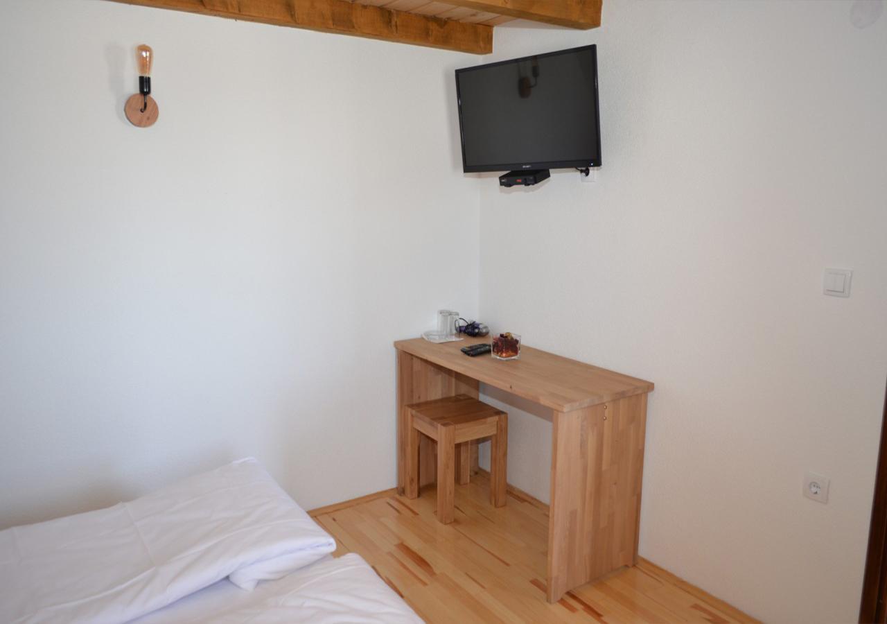 Sokolac  Konoba Ognjiste Bed & Breakfast エクステリア 写真