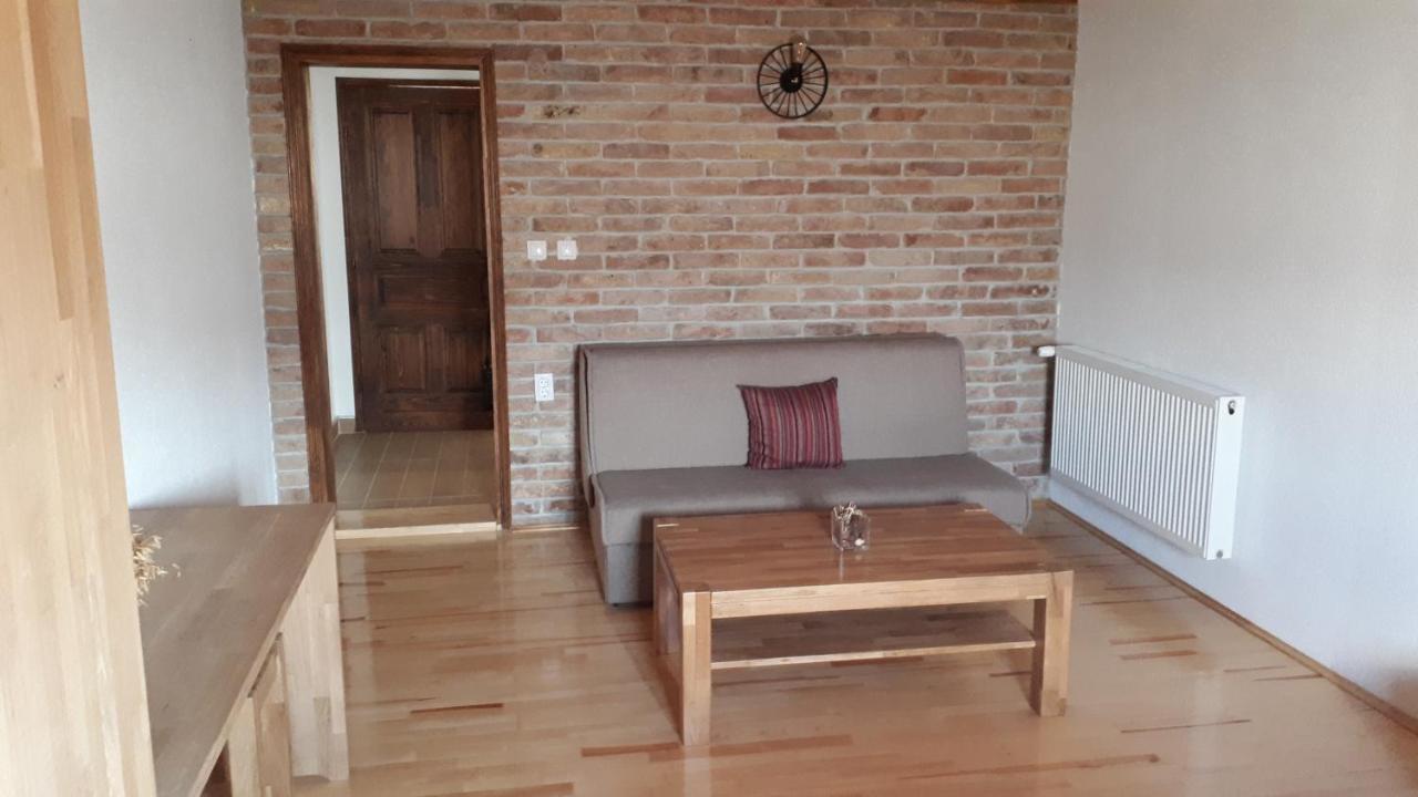 Sokolac  Konoba Ognjiste Bed & Breakfast エクステリア 写真