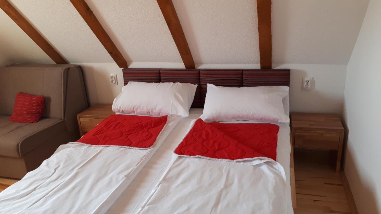 Sokolac  Konoba Ognjiste Bed & Breakfast エクステリア 写真