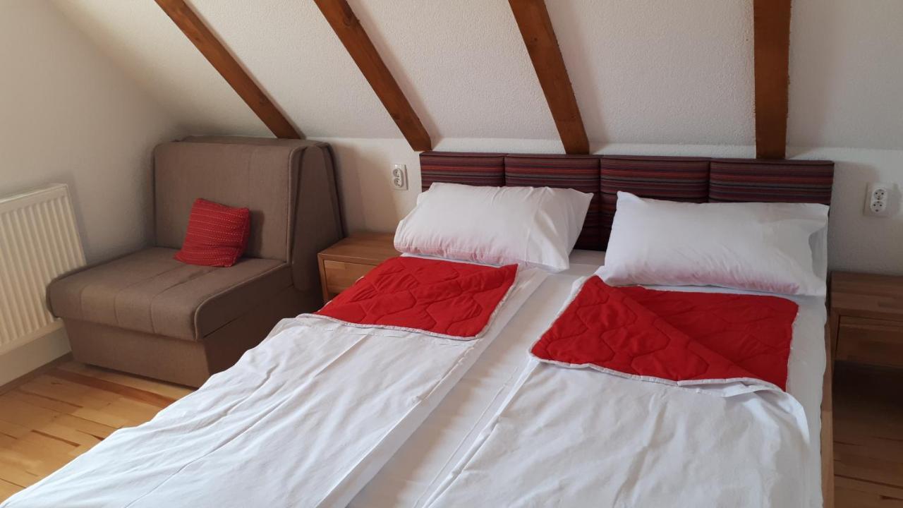 Sokolac  Konoba Ognjiste Bed & Breakfast エクステリア 写真