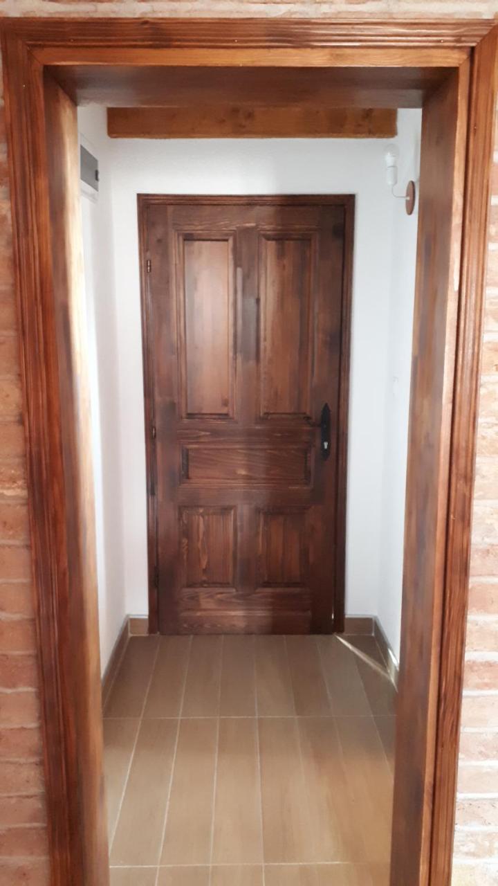 Sokolac  Konoba Ognjiste Bed & Breakfast エクステリア 写真