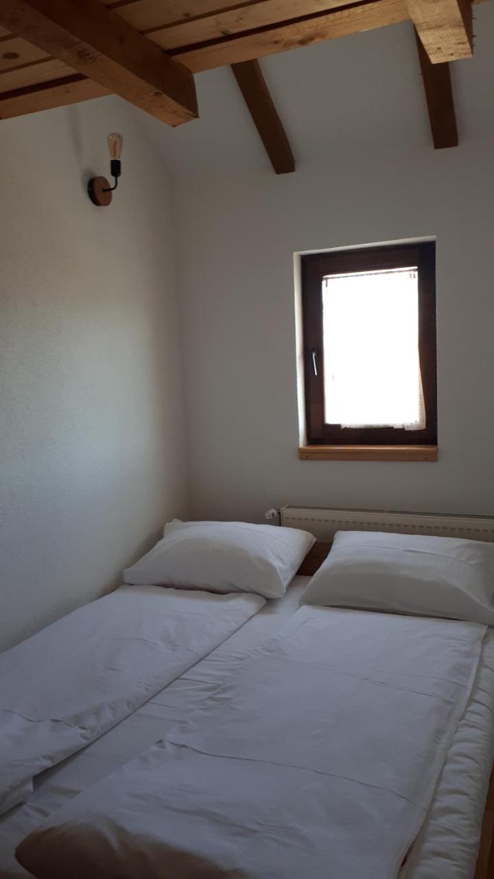 Sokolac  Konoba Ognjiste Bed & Breakfast エクステリア 写真