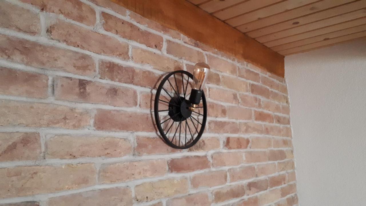 Sokolac  Konoba Ognjiste Bed & Breakfast エクステリア 写真