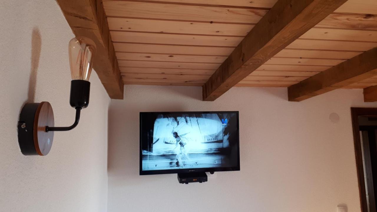 Sokolac  Konoba Ognjiste Bed & Breakfast エクステリア 写真