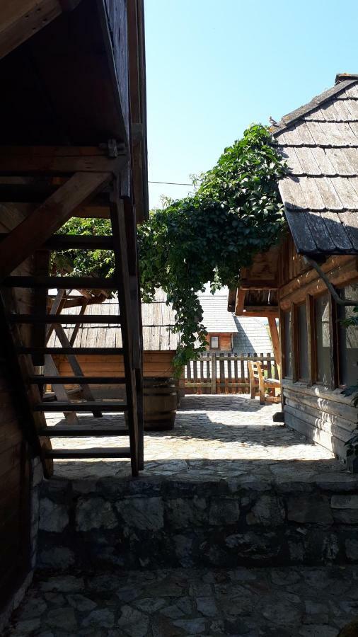 Sokolac  Konoba Ognjiste Bed & Breakfast エクステリア 写真