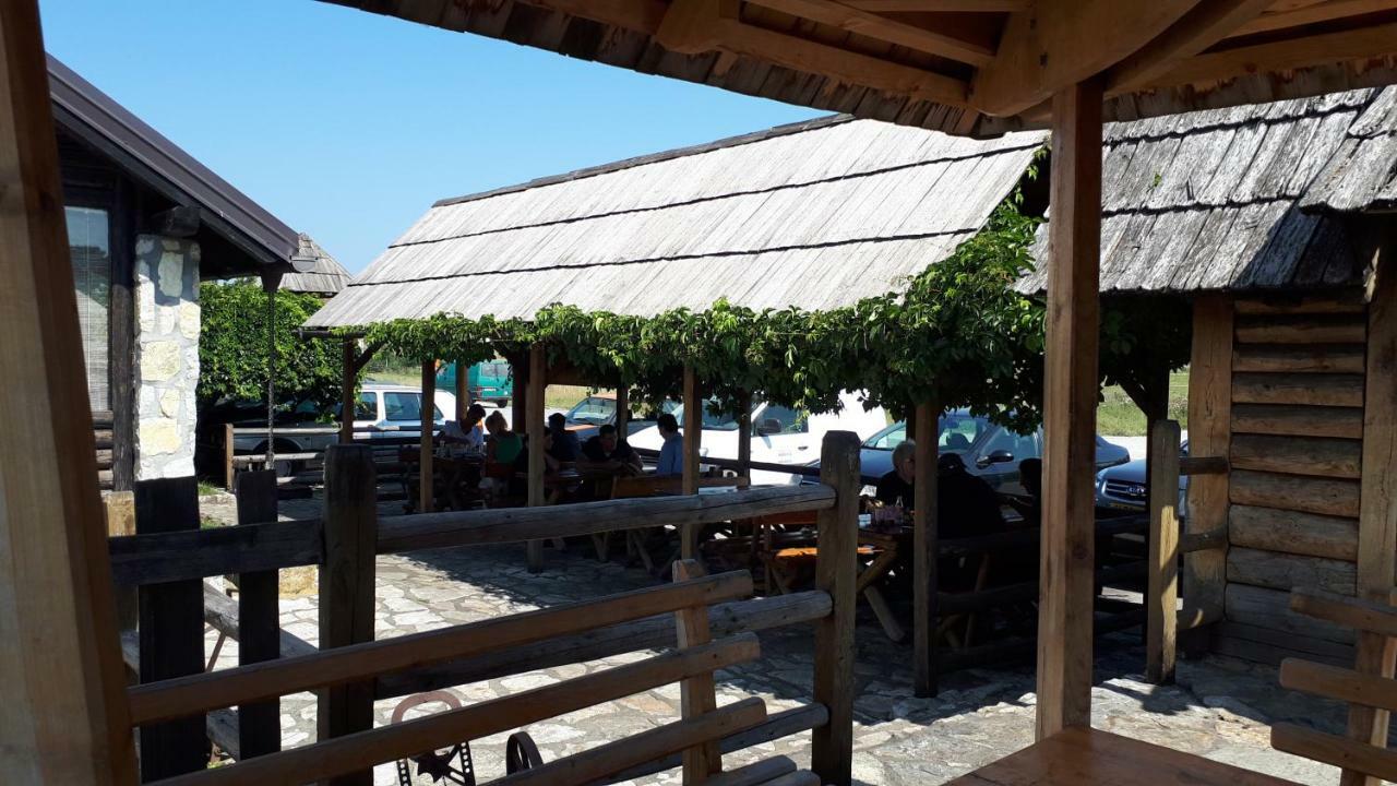 Sokolac  Konoba Ognjiste Bed & Breakfast エクステリア 写真