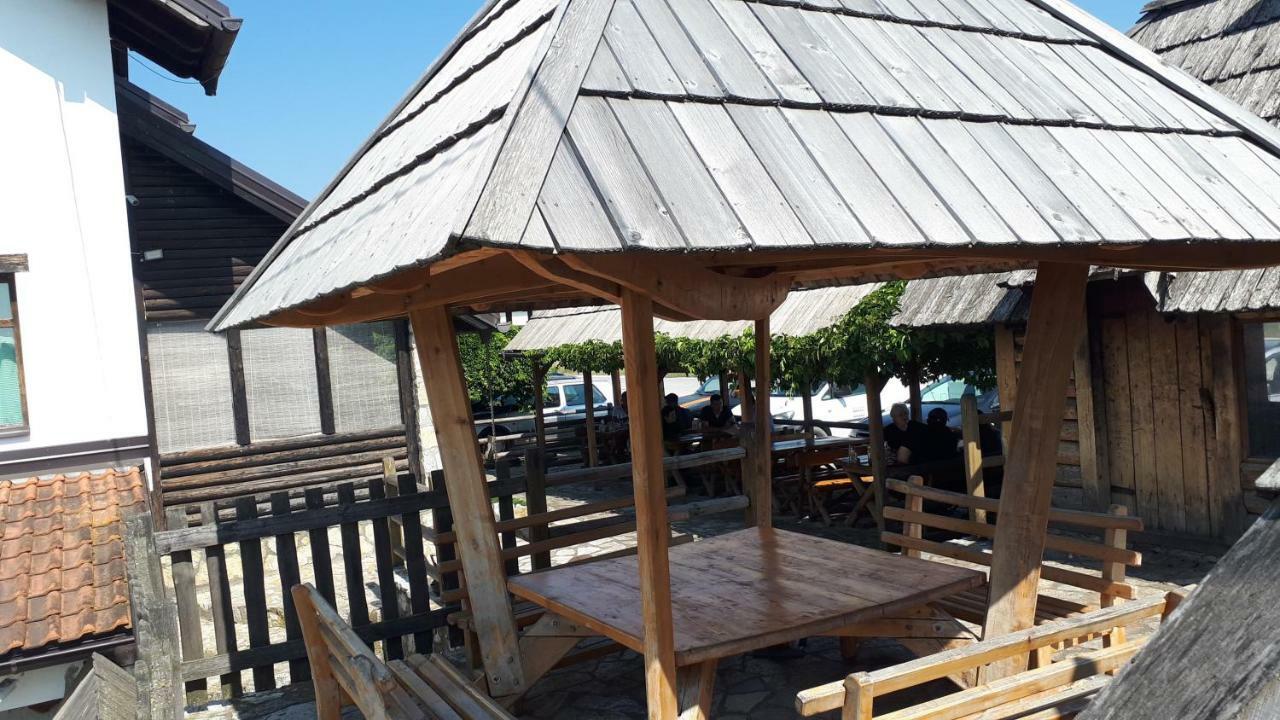 Sokolac  Konoba Ognjiste Bed & Breakfast エクステリア 写真
