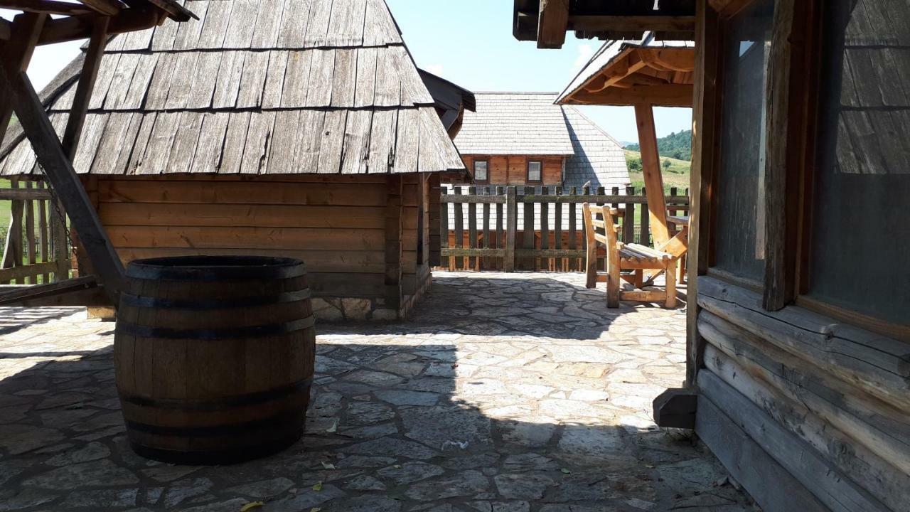 Sokolac  Konoba Ognjiste Bed & Breakfast エクステリア 写真