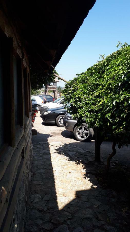 Sokolac  Konoba Ognjiste Bed & Breakfast エクステリア 写真